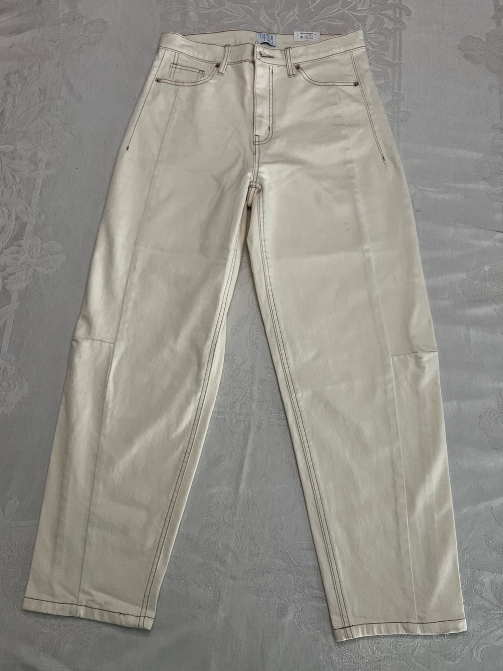 Time and Tru Size 6 Cream High-Rise Barrel Leg Jeans NWT